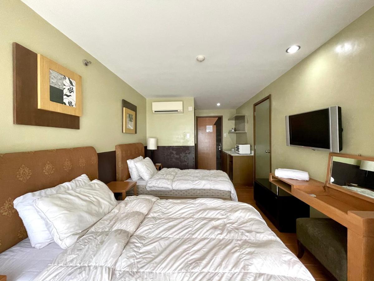 One Tagaytay Place Private Residences Тагайтай Экстерьер фото