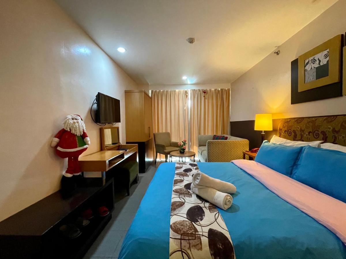 One Tagaytay Place Private Residences Тагайтай Экстерьер фото