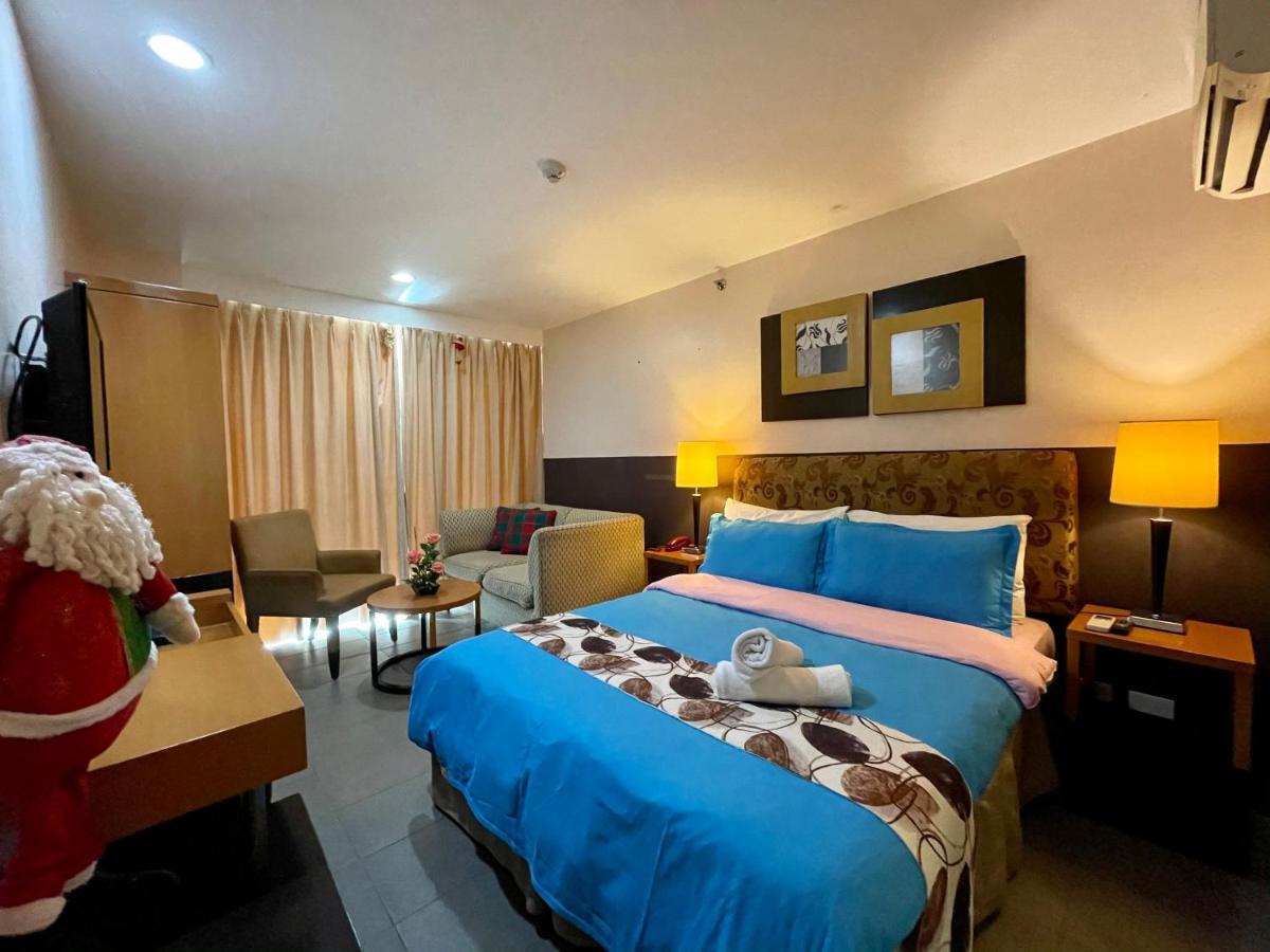 One Tagaytay Place Private Residences Тагайтай Экстерьер фото