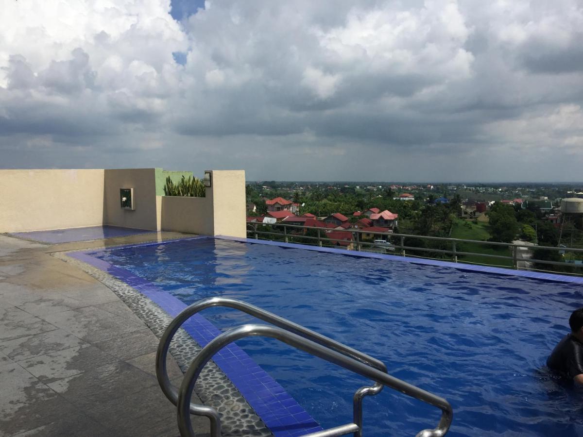 One Tagaytay Place Private Residences Тагайтай Экстерьер фото