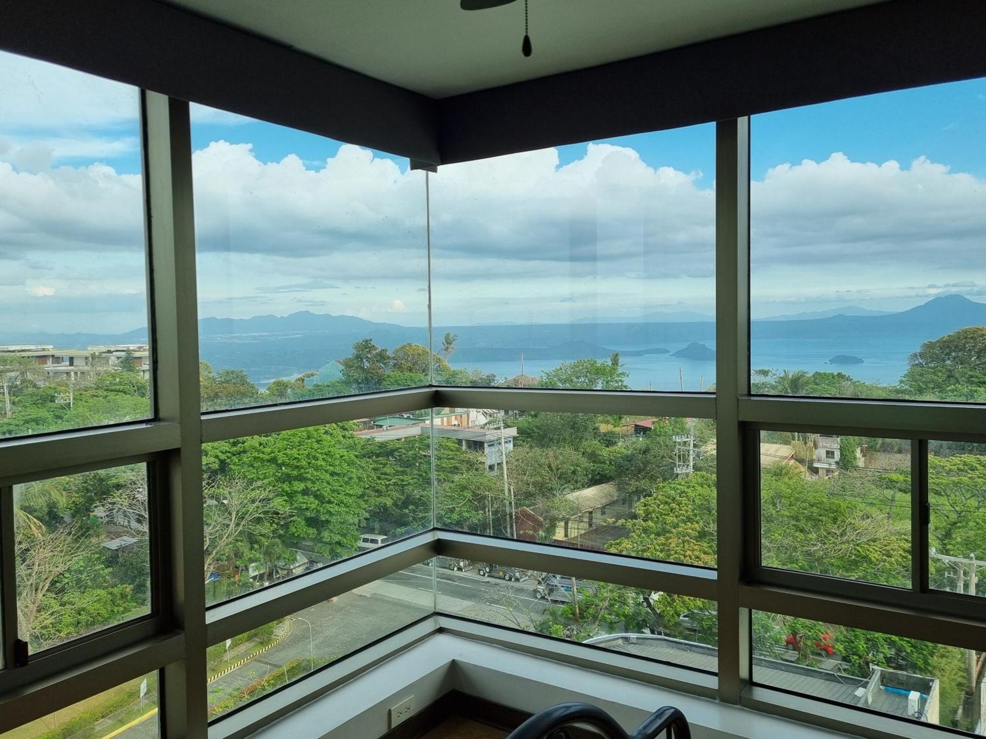 One Tagaytay Place Private Residences Тагайтай Экстерьер фото