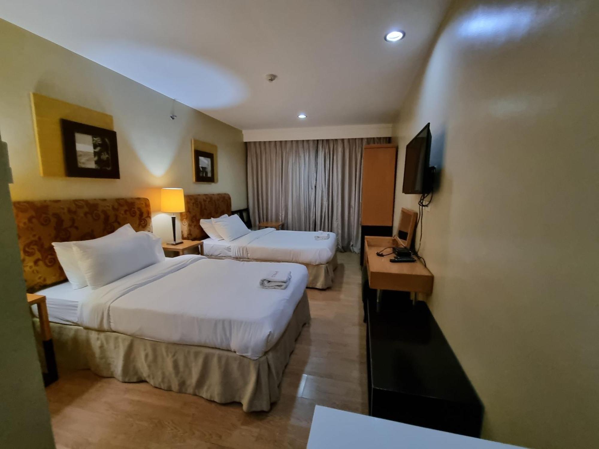 One Tagaytay Place Private Residences Тагайтай Экстерьер фото